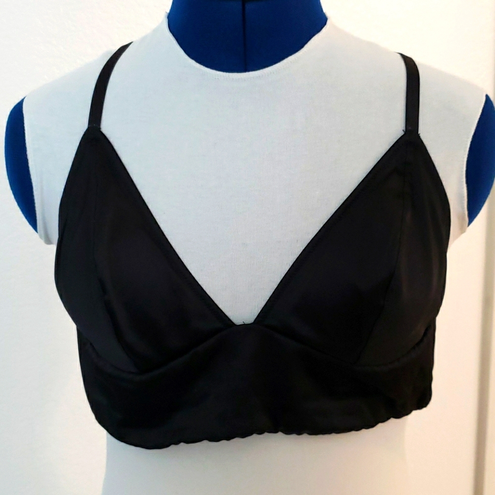 Black Victoria's Secret bra